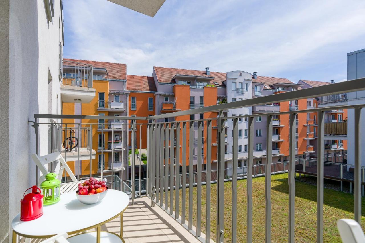 Sleepway Apartments- Garbary 100-46 Poznań Extérieur photo